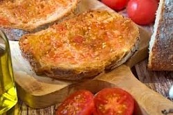 Pan + tomate: 2,50€